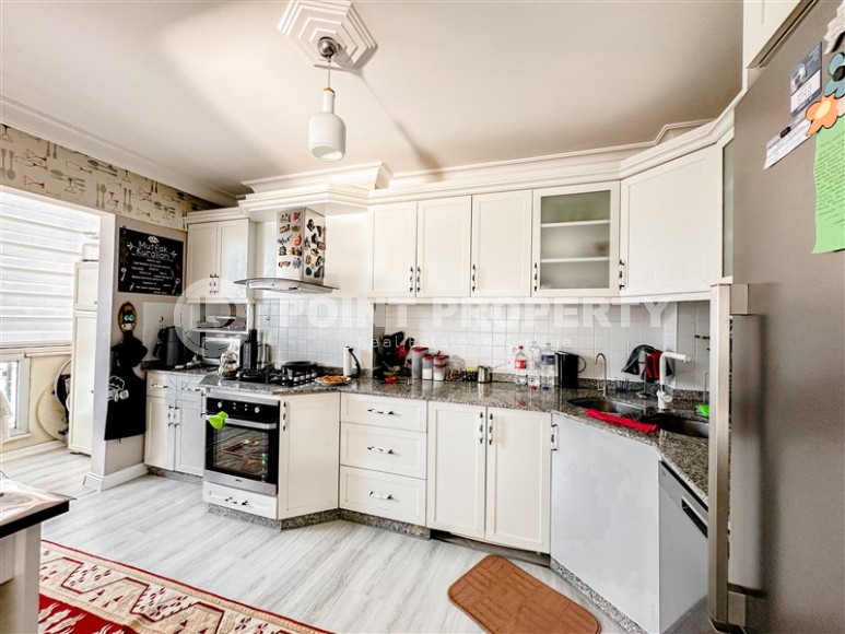 Большая двухуровневая квартира 4+1 с видом на город и горы, на 10-м этаже с мансардой, в центре района Джикджилли-id-7417-фото-3