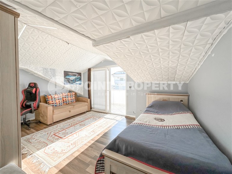 Большая двухуровневая квартира 4+1 с видом на город и горы, на 10-м этаже с мансардой, в центре района Джикджилли-id-7417-фото-9