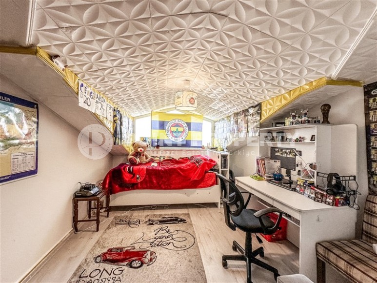 Большая двухуровневая квартира 4+1 с видом на город и горы, на 10-м этаже с мансардой, в центре района Джикджилли-id-7417-фото-10