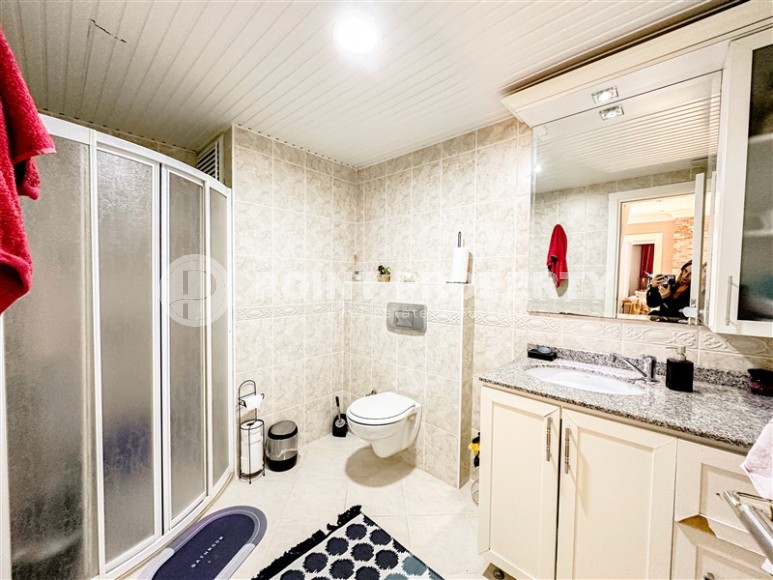 Большая двухуровневая квартира 4+1 с видом на город и горы, на 10-м этаже с мансардой, в центре района Джикджилли-id-7417-фото-13