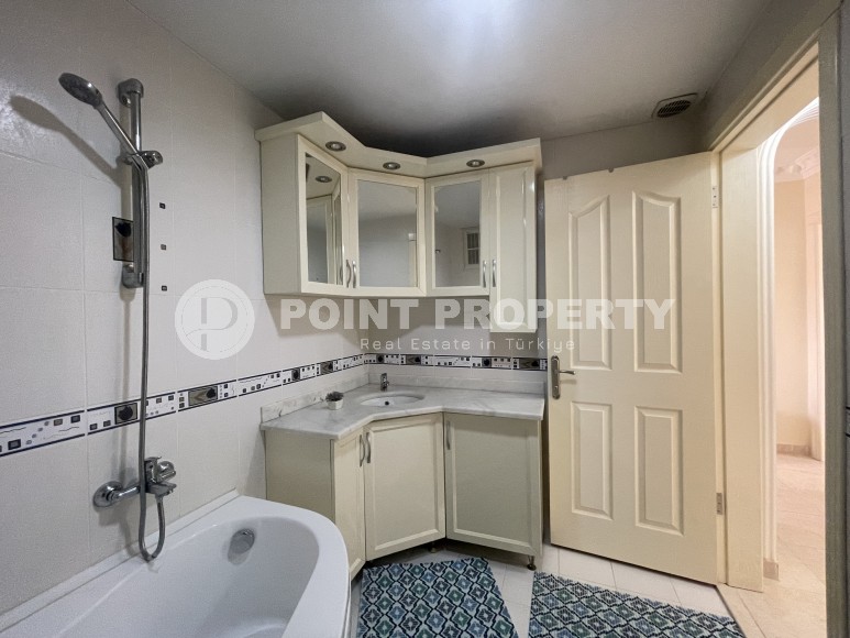 Furnished apartment 2+1 with panoramic views of the city and the sea, 600 meters from the sea, in the center of Mahmutlar-id-7418-photo-18