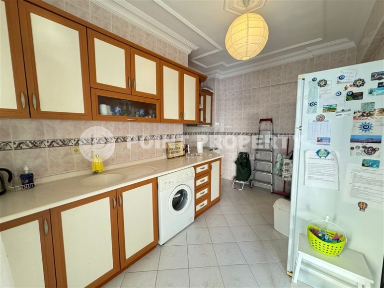 Недорогая квартира 2+1 в 30 метрах от моря, в центре популярного района Аланьи - Махмутлар-id-7420-фото-4