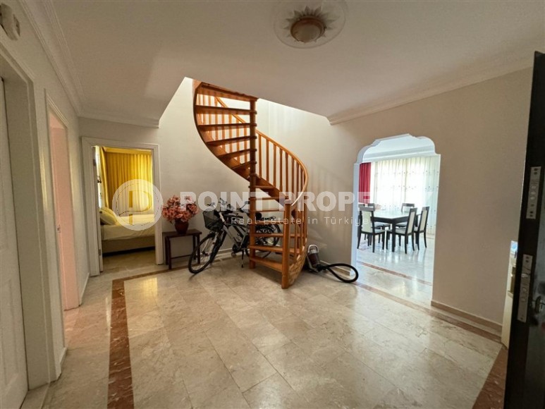 Панорамная двухуровневая квартира 4+2 с видом на море и горы, в центре популярного района Аланьи - Махмутлар-id-7421-фото-10