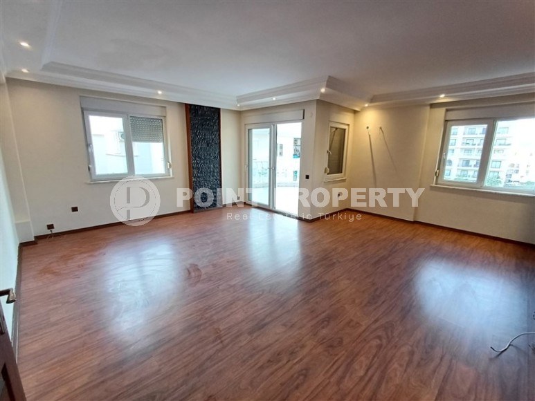 Duplex apartment 4+1, with a total area of 220 m2, on the 5th floor with an attic in a complex built in 2006-id-7423-photo-2