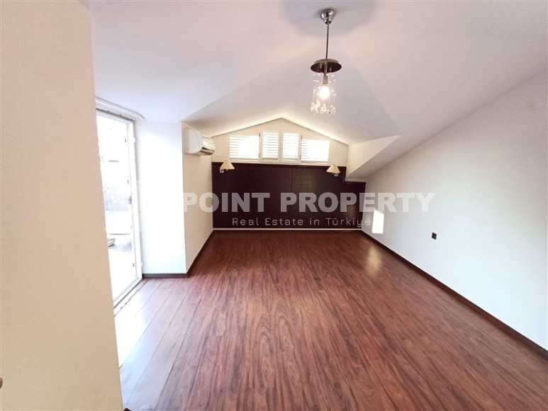 Duplex apartment 4+1, with a total area of 220 m2, on the 5th floor with an attic in a complex built in 2006-id-7423-photo-8