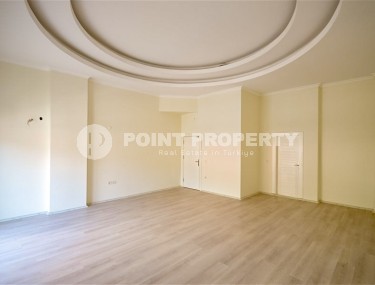 Большая двухуровневая квартира с панорамным видом на город и горы, в полутора километрах от моря-id-7427-фото-3