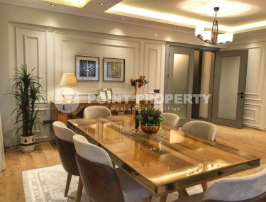 Designer three-bedroom apartment, 120m², on the Alanya Peninsula, in the fortress, in the center of Alanya-id-1573-photo-3