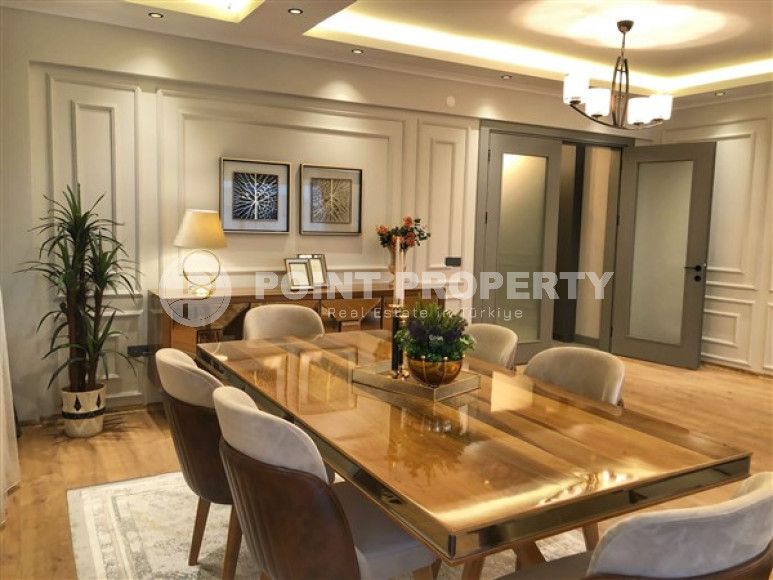 Designer three-bedroom apartment, 120m², on the Alanya Peninsula, in the fortress, in the center of Alanya-id-1573-photo-3