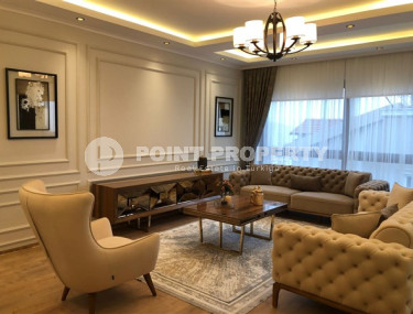 Designer three-bedroom apartment, 120m², on the Alanya Peninsula, in the fortress, in the center of Alanya-id-1573-photo-4