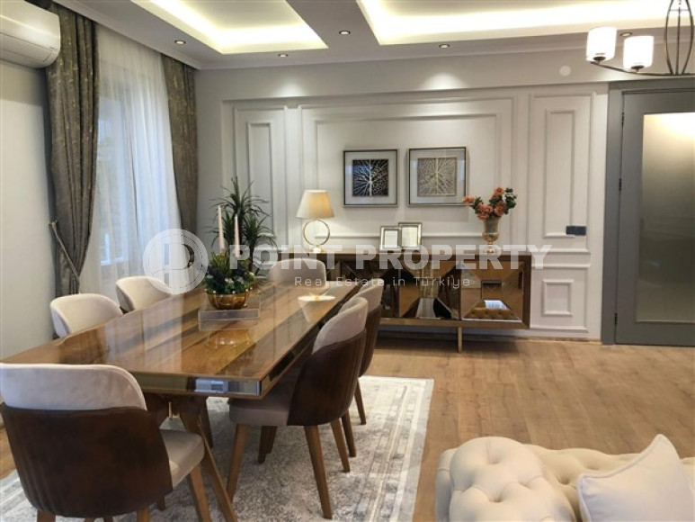 Designer three-bedroom apartment, 120m², on the Alanya Peninsula, in the fortress, in the center of Alanya-id-1573-photo-5