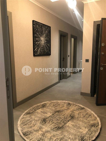 Designer three-bedroom apartment, 120m², on the Alanya Peninsula, in the fortress, in the center of Alanya-id-1573-photo-8