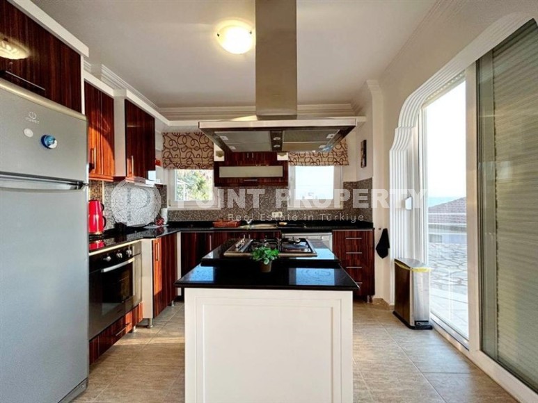 Detached two-storey villa with a swimming pool and a garden, in a prestigious area of Alanya - Kestel-id-7434-photo-6