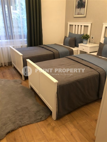 Designer three-bedroom apartment, 120m², on the Alanya Peninsula, in the fortress, in the center of Alanya-id-1573-photo-11