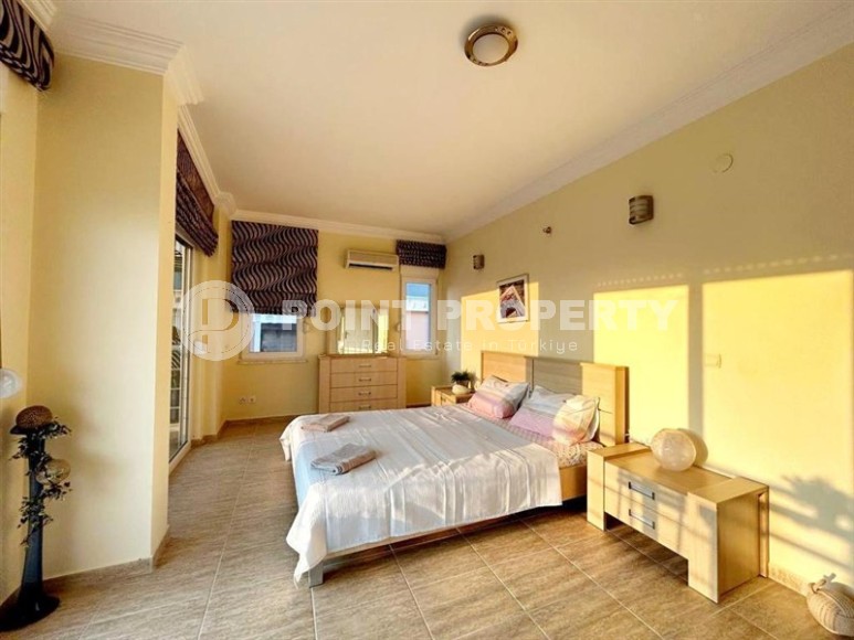 Detached two-storey villa with a swimming pool and a garden, in a prestigious area of Alanya - Kestel-id-7434-photo-10