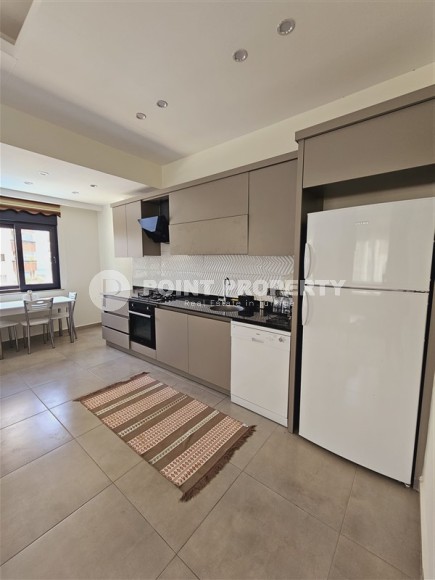 Ready-to-move-in apartment with furniture and household appliances, in a modern area of Alanya - Mahmutlar-id-7439-photo-3