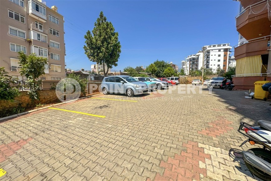 Просторная квартира с современным дизайном, комфортабельной мебелью и всей необходимой бытовой техникой, в центре района Тосмур-id-7440-фото-18