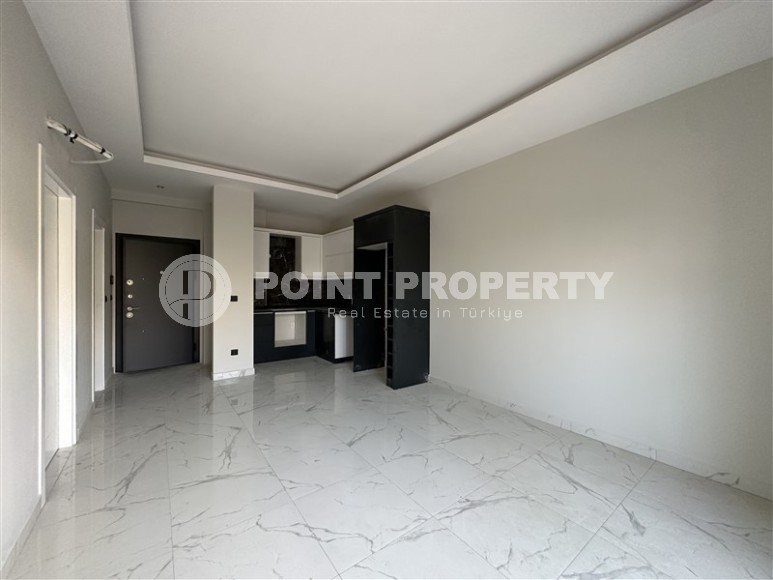 Небольшая квартира с чистовой отделкой в современном жилом комплексе, построенном в 2022 году-id-7446-фото-2