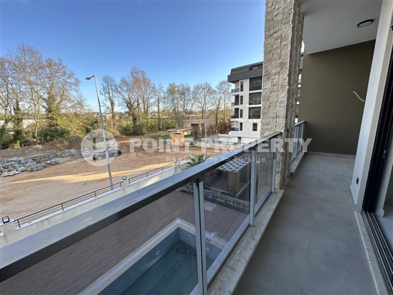 Небольшая квартира с чистовой отделкой в современном жилом комплексе, построенном в 2022 году-id-7446-фото-8