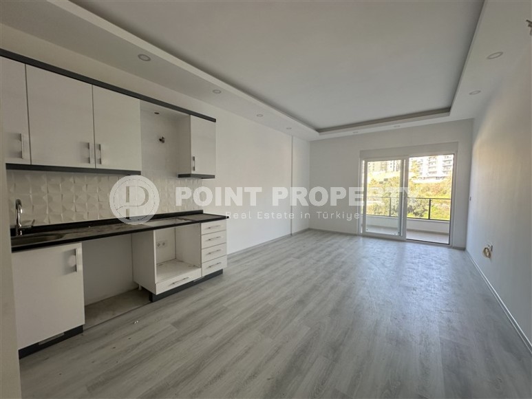 Небольшая новая квартира с чистовой отделкой, на 1-м этаже в резиденции, введенной в эксплуатацию в 2024 году-id-7449-фото-3