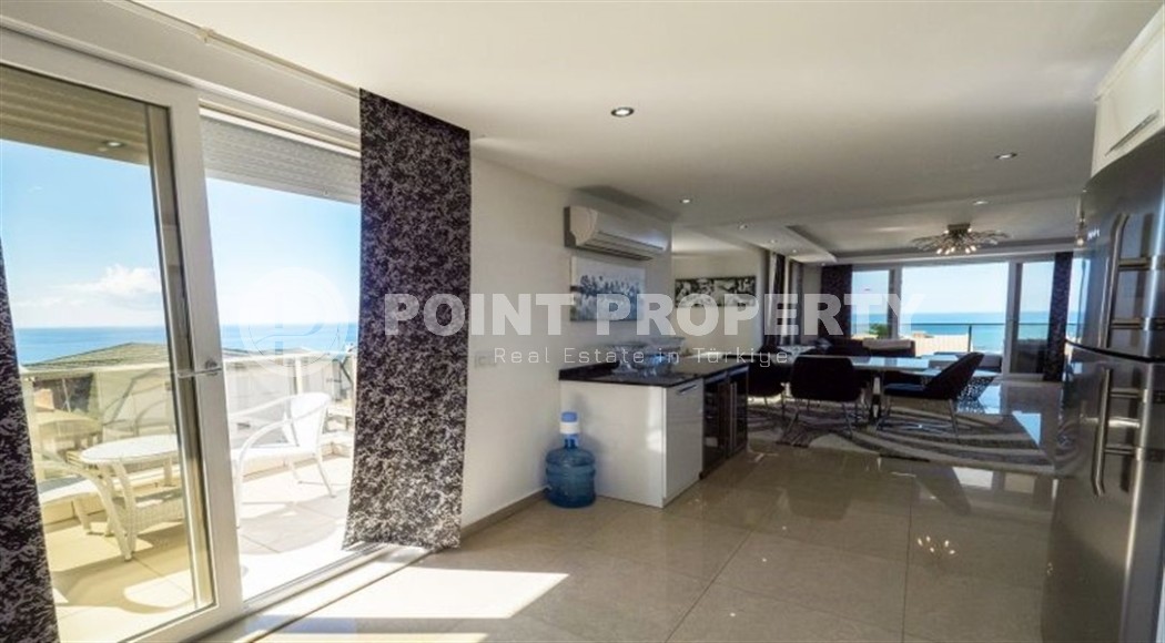 Панорамная двухуровневая квартира с видом на море на 3-м этаже с мансардой, в 500 метрах от пляжа и набережной-id-7454-фото-2