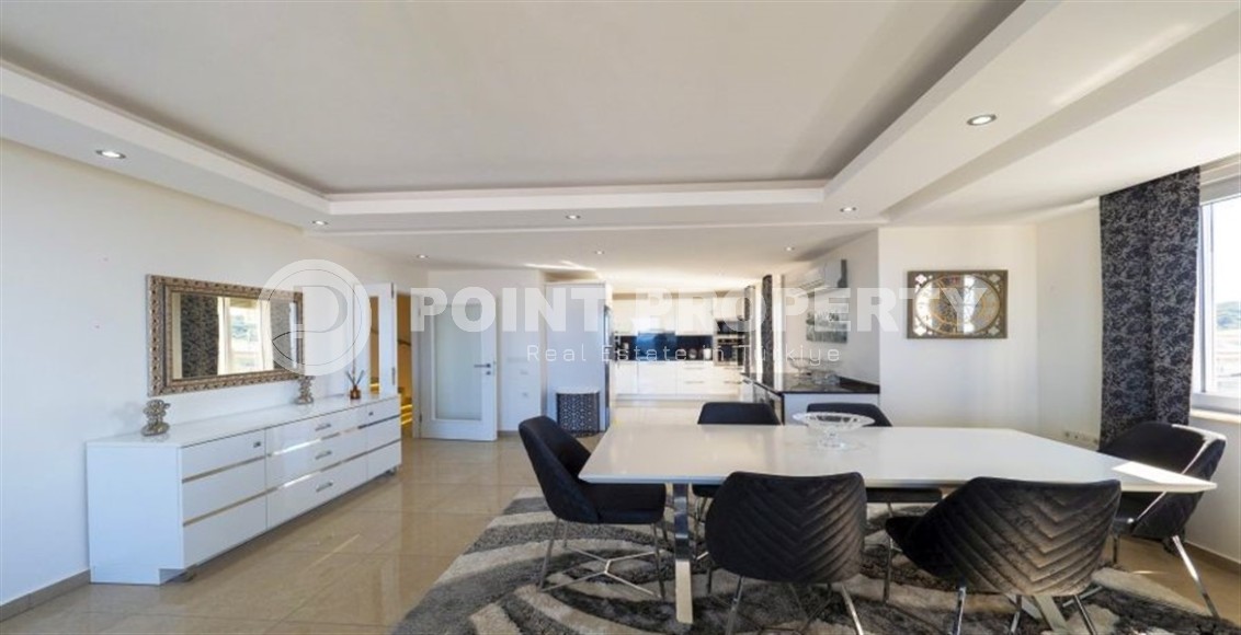 Панорамная двухуровневая квартира с видом на море на 3-м этаже с мансардой, в 500 метрах от пляжа и набережной-id-7454-фото-3