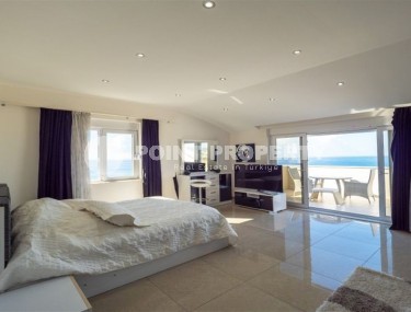 Панорамная двухуровневая квартира с видом на море на 3-м этаже с мансардой, в 500 метрах от пляжа и набережной-id-7454-фото-5