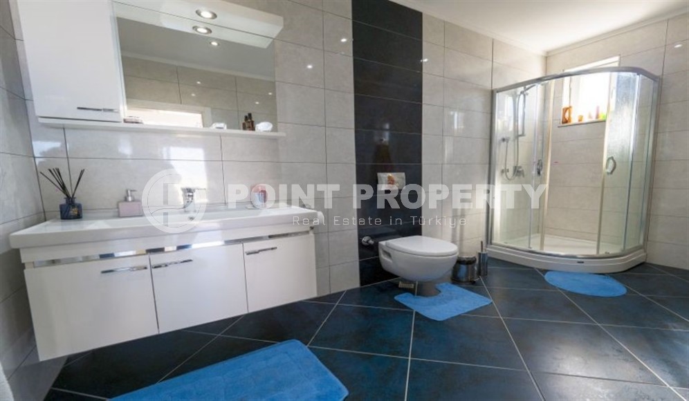 Панорамная двухуровневая квартира с видом на море на 3-м этаже с мансардой, в 500 метрах от пляжа и набережной-id-7454-фото-11