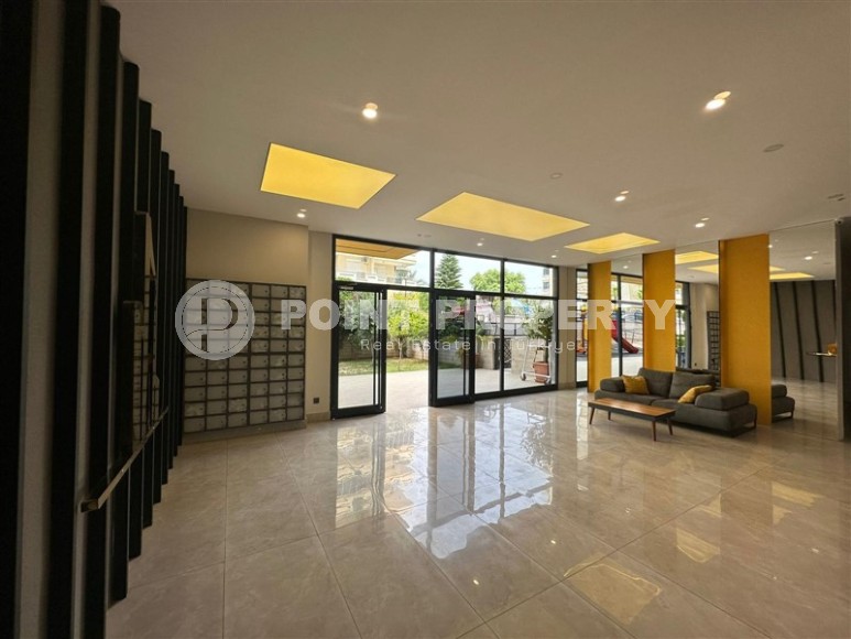 Spacious 2+1 apartment with a total area of 100 m2, in the center of the popular area of Alanya - Mahmutlar-id-7456-photo-12