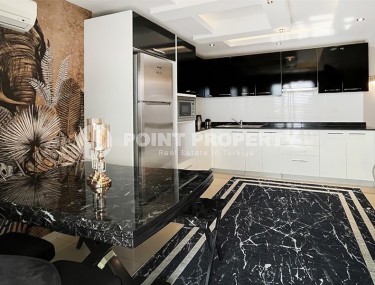 Stylish two-level apartment with designer renovation 800 meters from the sea, in a quiet area of Alanya - Cikcilli-id-7478-photo-4