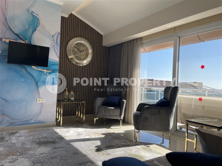 Stylish two-level apartment with designer renovation 800 meters from the sea, in a quiet area of Alanya - Cikcilli-id-7478-photo-9