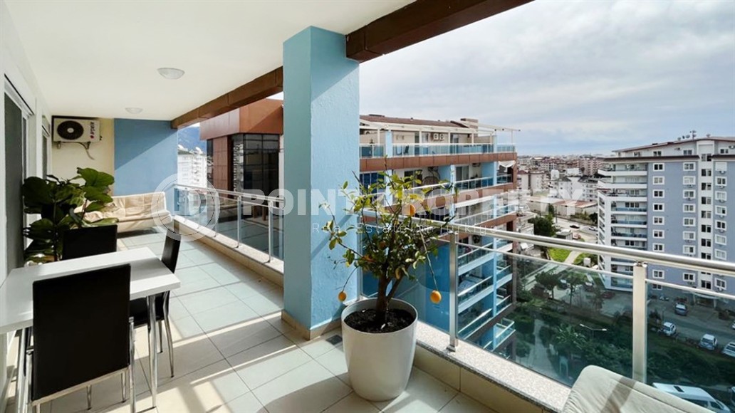 Stylish two-level apartment with designer renovation 800 meters from the sea, in a quiet area of Alanya - Cikcilli-id-7478-photo-16