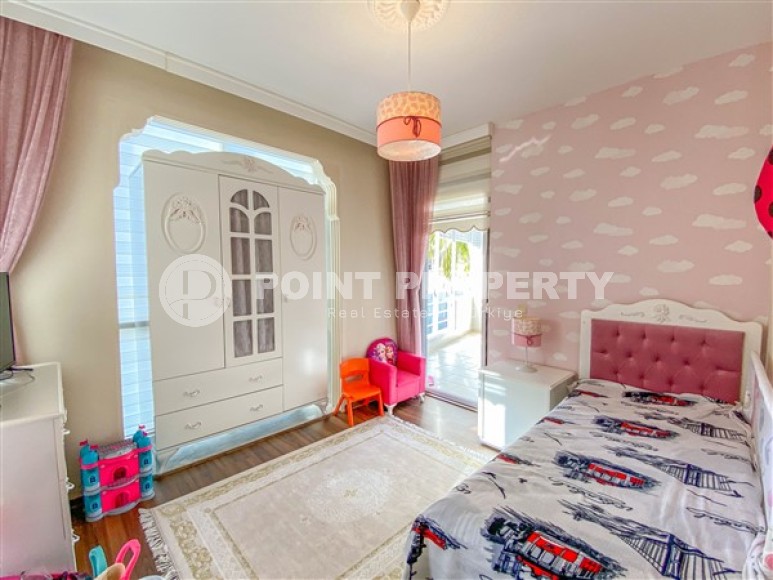 Просторный дуплекс 3+1, общей площадью 170 м2, с современным дизайном, комфортабельной мебелью и всей необходимой бытовой техникой-id-7486-фото-7