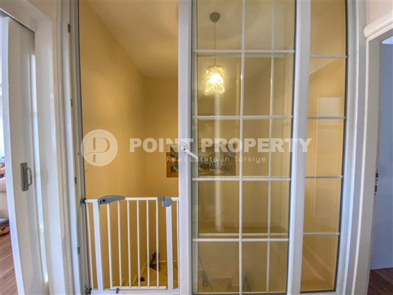 Просторный дуплекс 3+1, общей площадью 170 м2, с современным дизайном, комфортабельной мебелью и всей необходимой бытовой техникой-id-7486-фото-9