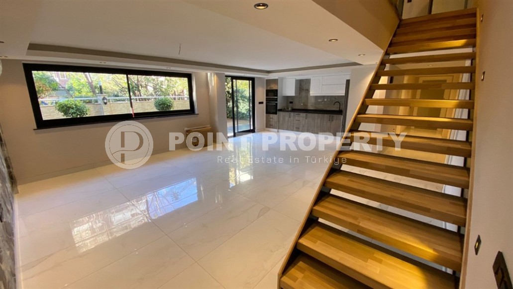 Двухуровневая квартира с качественной чистовой отделкой и полным набором бытовой техники, в 600 метрах от моря-id-7492-фото-2