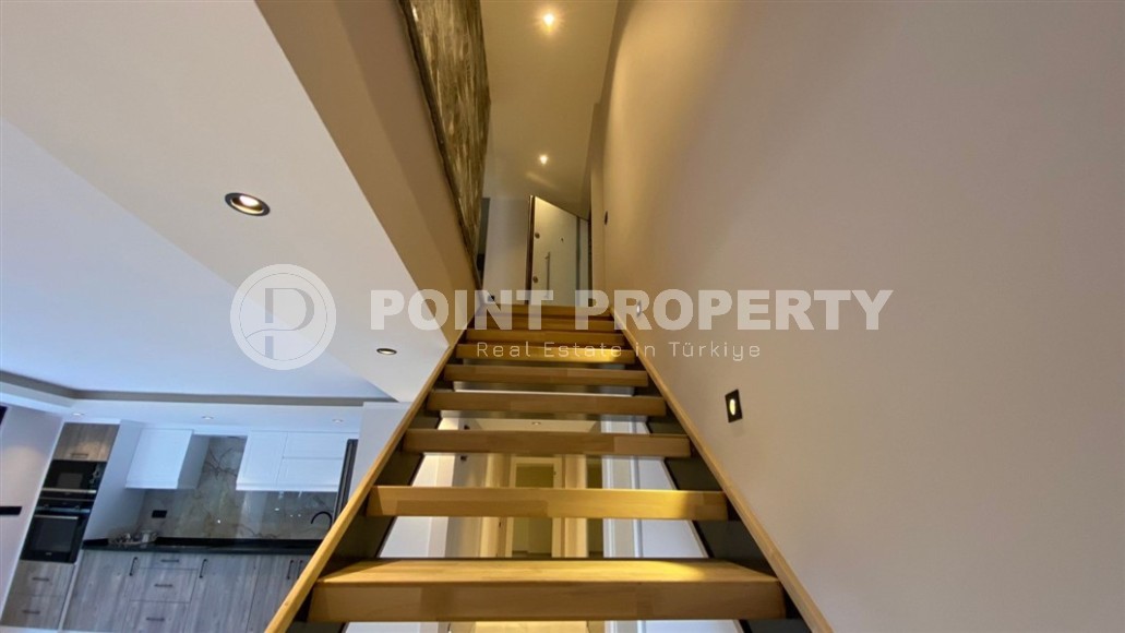 Двухуровневая квартира с качественной чистовой отделкой и полным набором бытовой техники, в 600 метрах от моря-id-7492-фото-11