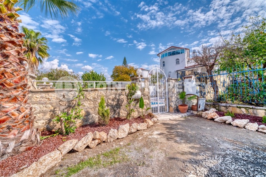 Атмосферная 3-этажная вилла с бассейном и цитрусовым садом, в зеленом, экологически чистом районе Аланьи - Тюрклер-id-7494-фото-25