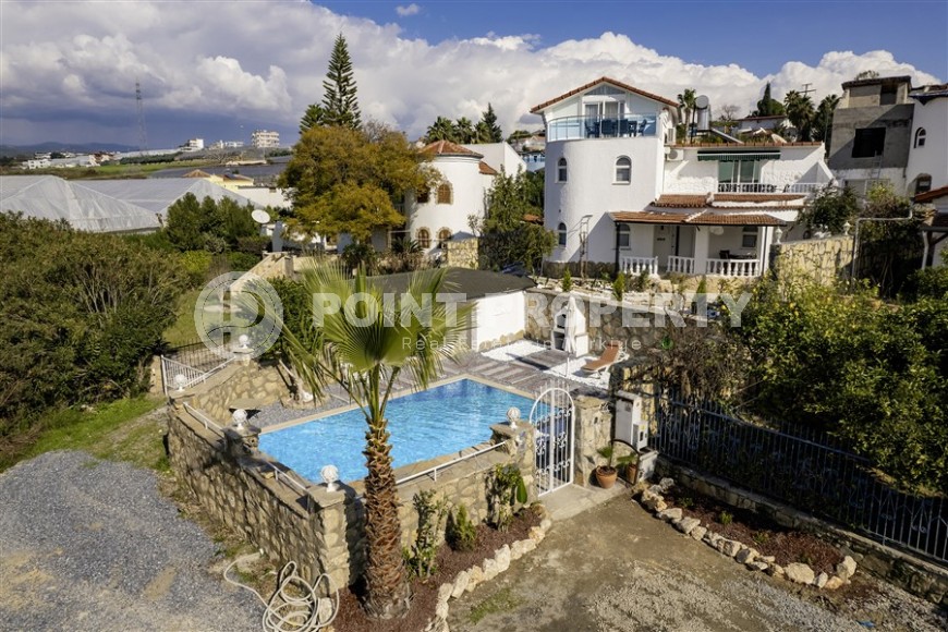 Атмосферная 3-этажная вилла с бассейном и цитрусовым садом, в зеленом, экологически чистом районе Аланьи - Тюрклер-id-7494-фото-30