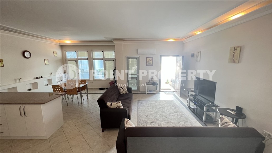 Доступная по цене квартира с мебелью и бытовой техникой в 250 метрах от моря, в центре района Оба-id-7496-фото-2