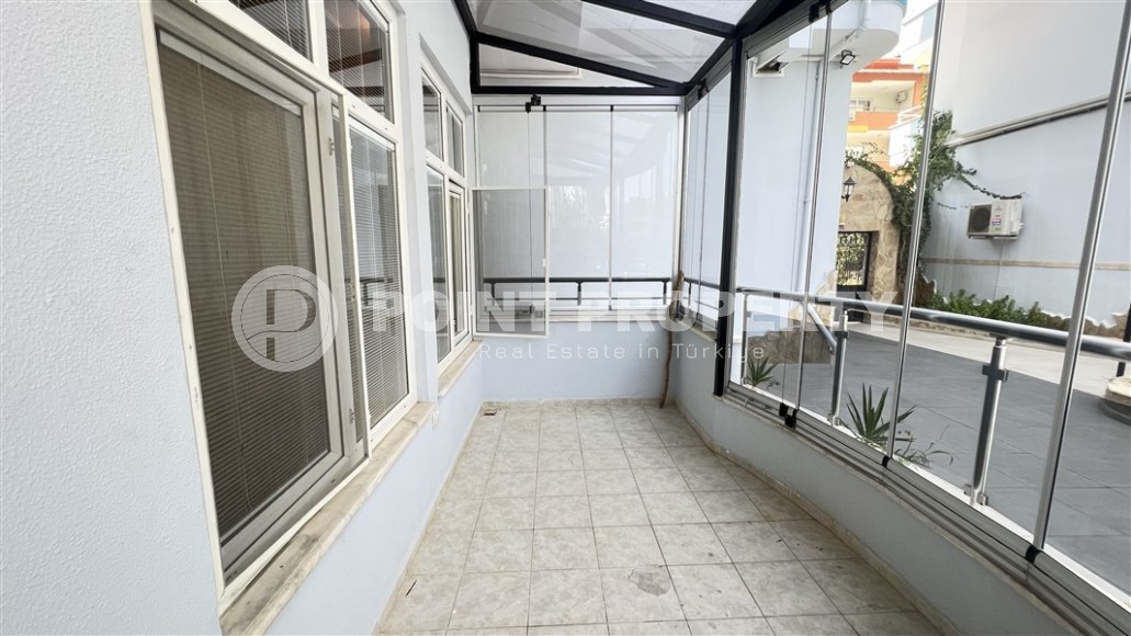 Доступная по цене квартира с мебелью и бытовой техникой в 250 метрах от моря, в центре района Оба-id-7496-фото-8