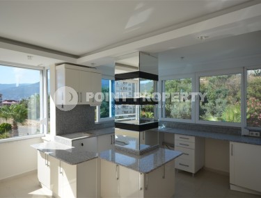 Просторная квартира, общей площадью 120 м2, в благоустроенном жилом комплексе, построенном в 2010 году-id-7499-фото-3