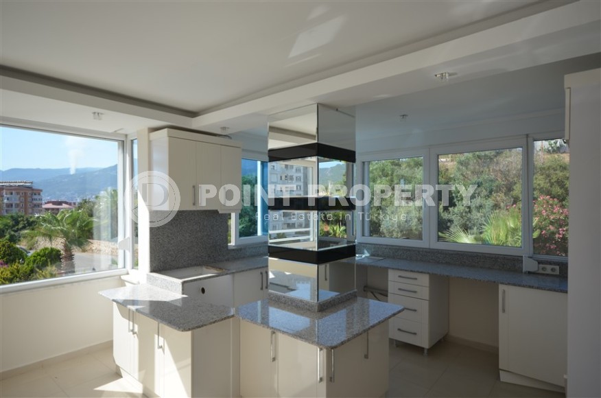 Просторная квартира, общей площадью 120 м2, в благоустроенном жилом комплексе, построенном в 2010 году-id-7499-фото-3