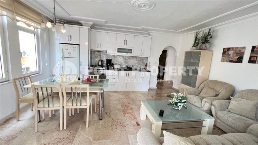 Готовая к проживанию квартира 2+1 в 50 метрах от пляжа, в центре популярного района Аланьи - Нижняя Оба-id-7501-фото-2