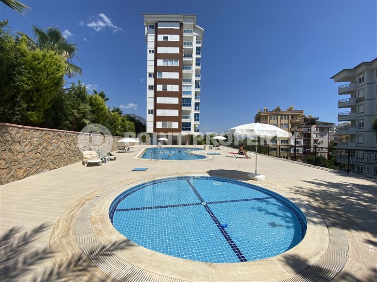 Просторная квартира, общей площадью 120 м2, в благоустроенном жилом комплексе, построенном в 2010 году-id-7499-фото-1