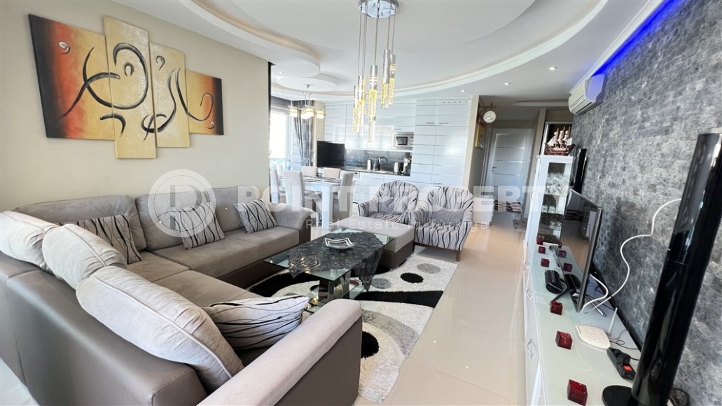 Stylish apartment with designer renovation, on the 2nd floor in a comfortable residential complex with hotel infrastructure, built in 2013-id-7504-photo-2