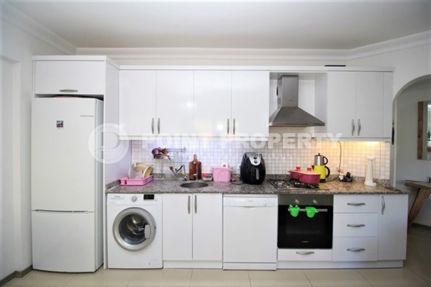 Alanya center: four-room apartment, 140m², in a complex with a swimming pool, 50m from the sea-id-1579-photo-4