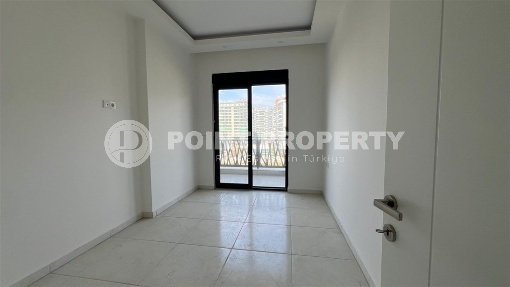 New apartment in a luxury residential complex with a “city within a city” infrastructure, in the center of the modern area of Alanya - Mahmutlar-id-7516-photo-4