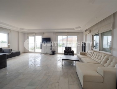 Detached two-storey villa overlooking the sea and Mount Kale, in an elite area - Tepe-id-7526-photo-3