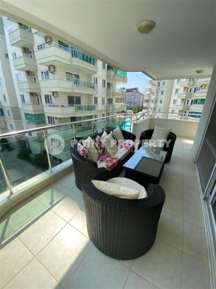 Квартира с двумя спальнями, 110м², в комфортабельном комплексе у моря в районе Тосмур, Алания-id-1581-фото-9