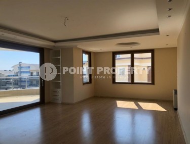 Linear apartment 4+1 with new renovation and high-quality finishing, on the 4th floor in a comfortable residential complex with hotel infrastructure-id-7540-photo-2