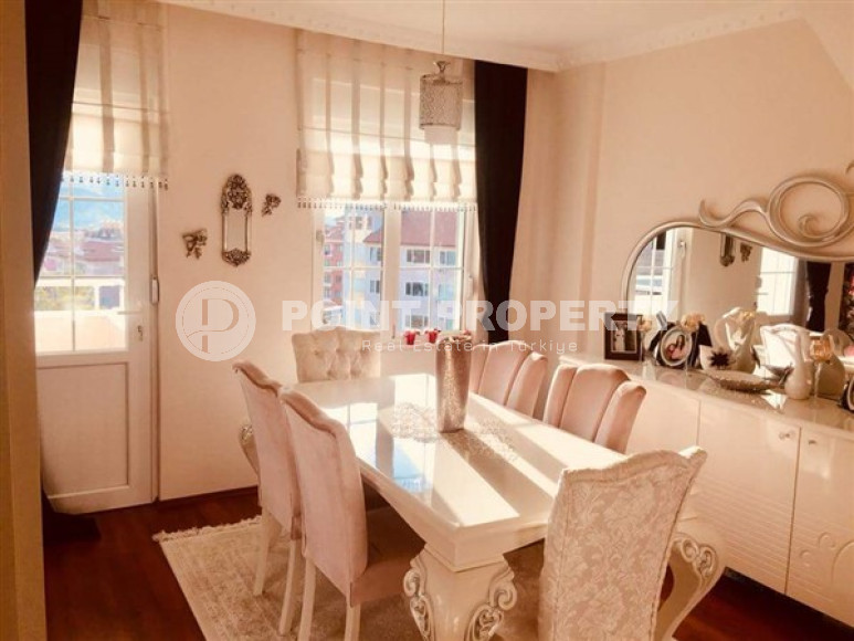 Spacious five-bedroom penthouse, 300m², in the center of Alanya, Buykhasbahce district.-id-1582-photo-7